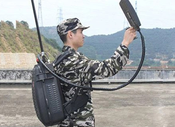Jammer-Anti-UAV-Portabel-(Manpacked-Jammer)
